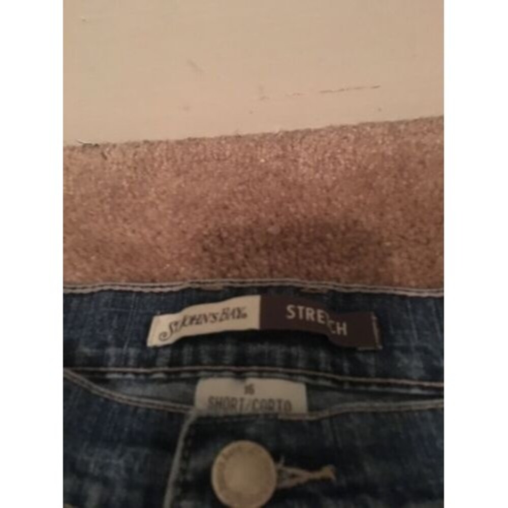 St. John's Bay Women's Jeans Blue Denim Pockets Zip Button Size 16 Short - Picture 4 of 7